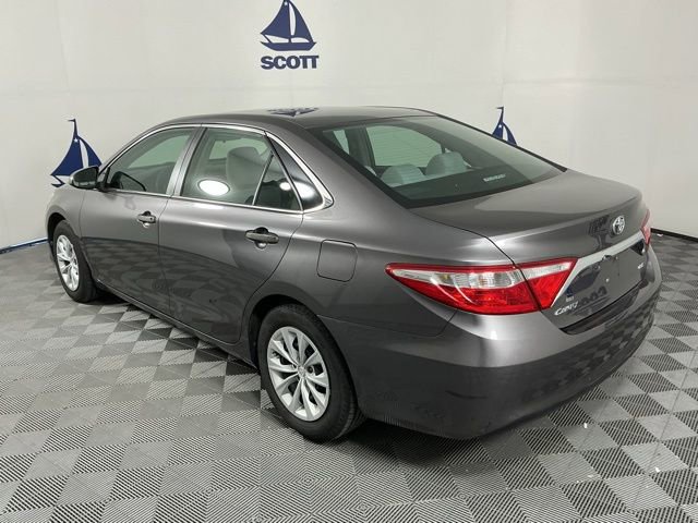 Used 2015 Toyota Camry LE FWD image 4