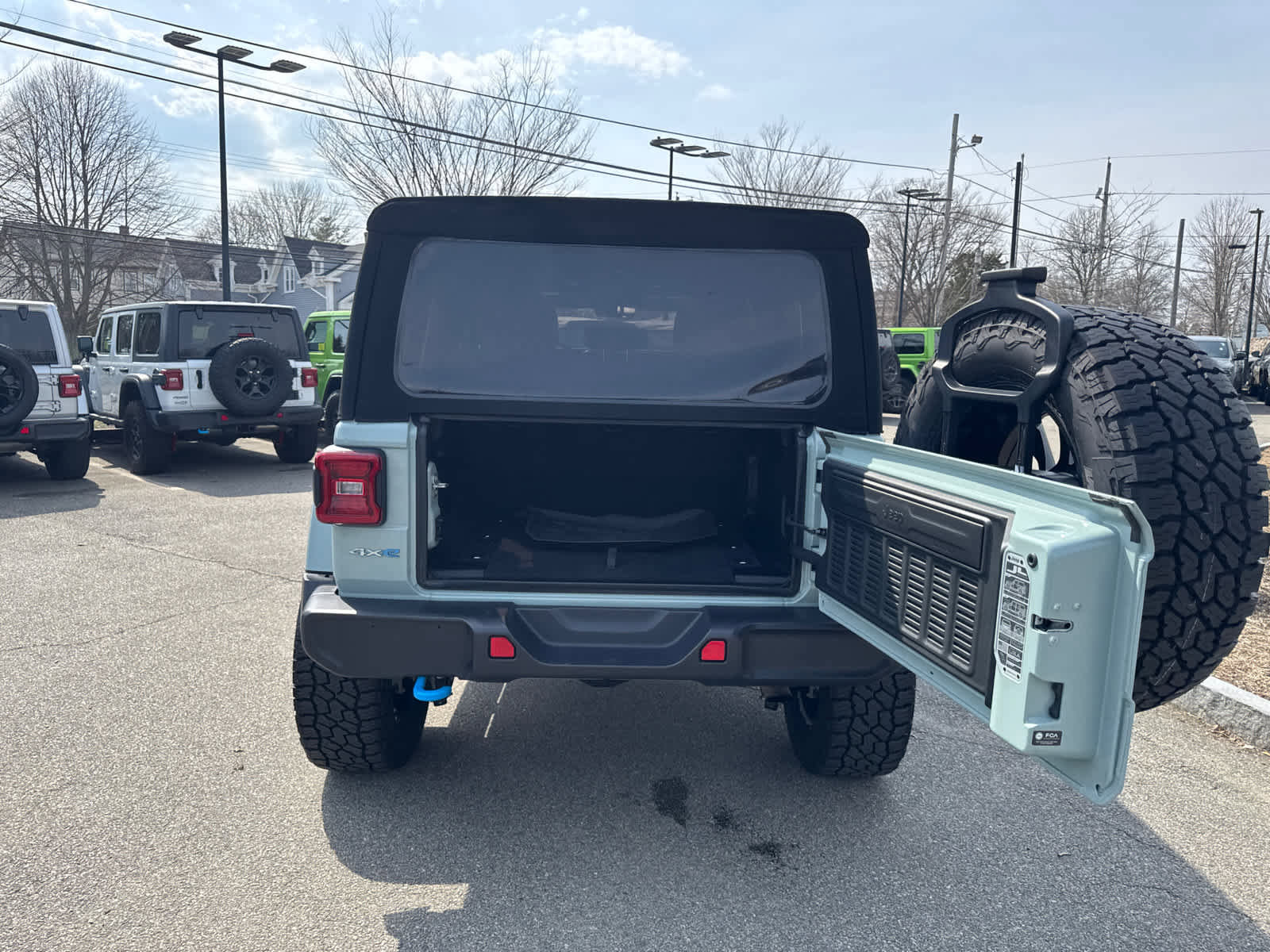 Used 2024 Jeep Wrangler Sahara w/ Technology Group image 34