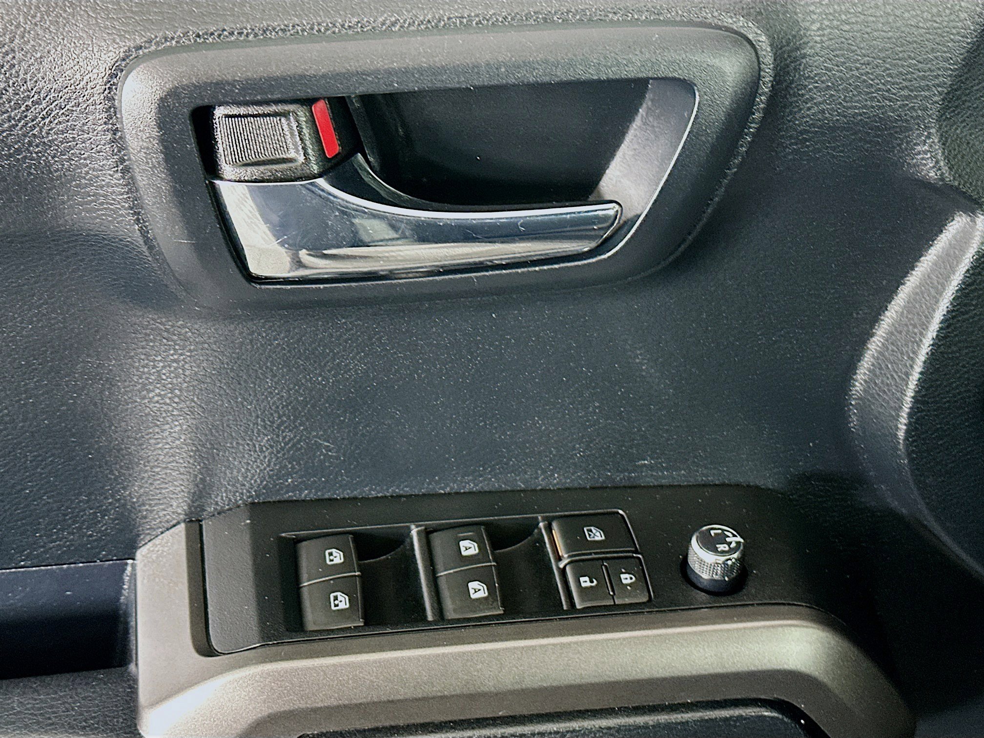 Used 2016 Toyota Tacoma TRD Off-Road image 15