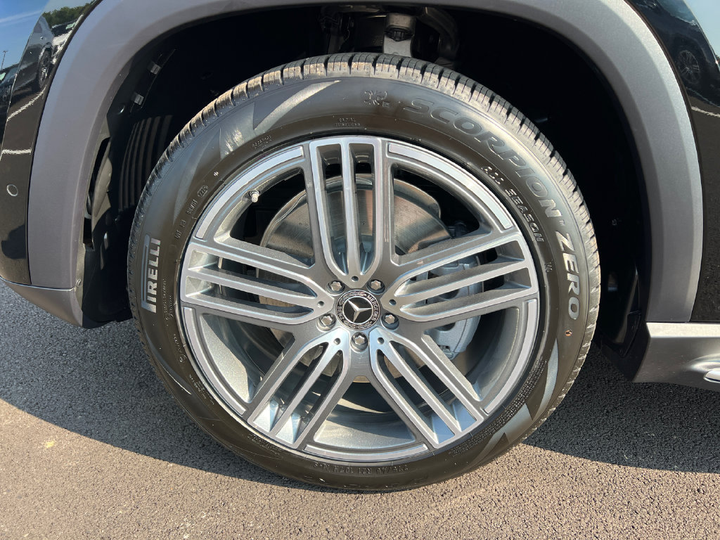 New 2026 Mercedes-Benz GLS 450 4MATIC image 33