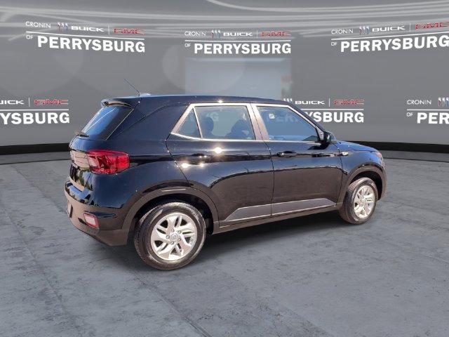 Used 2026 Hyundai Venue SE FWD image 8