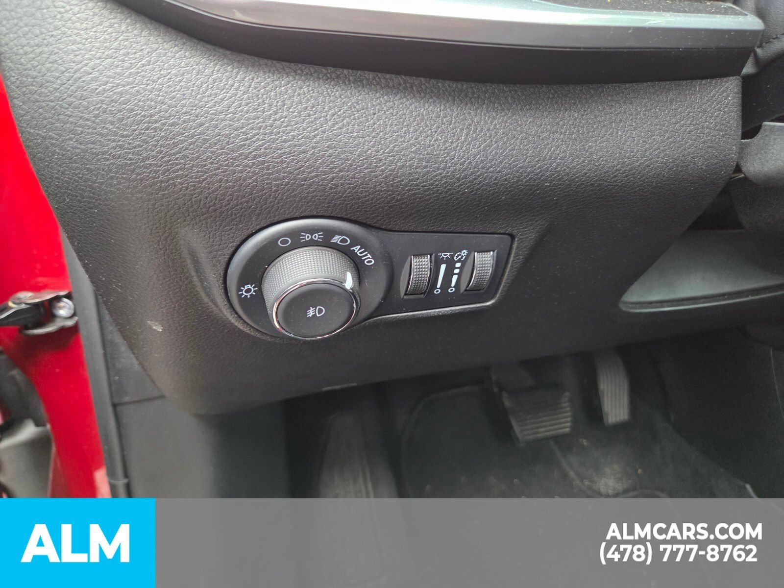Used 2025 Jeep Compass Latitude AWD/4WD image 18