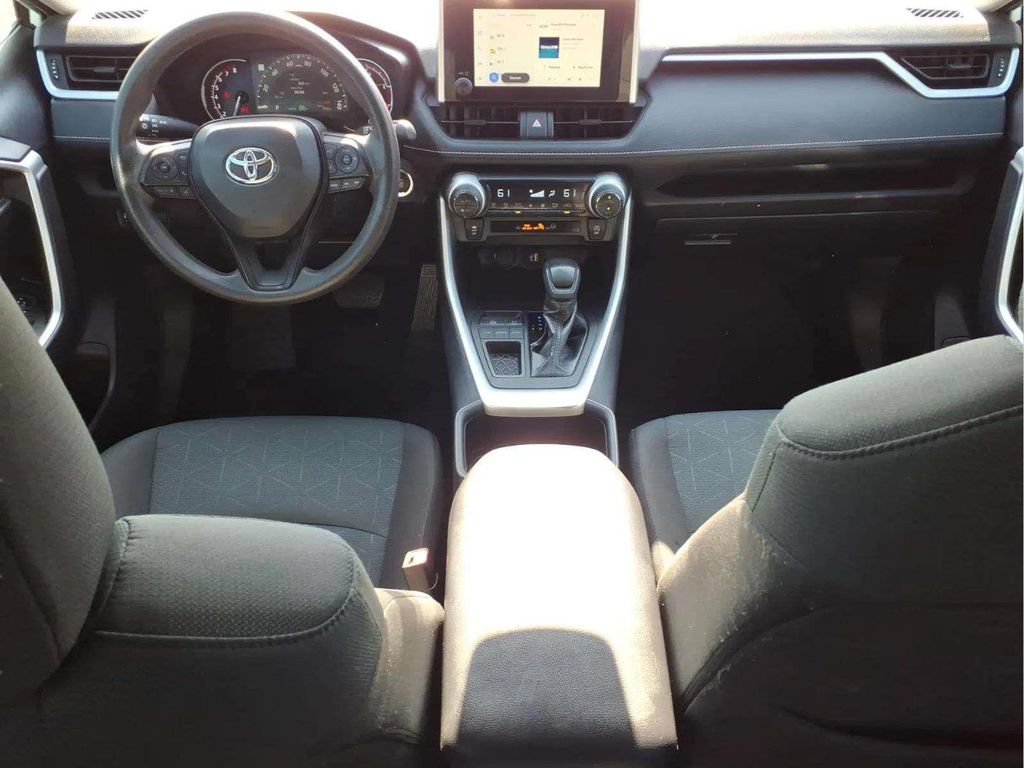 Used 2024 Toyota RAV4 XLE FWD image 11