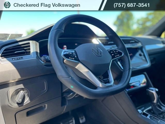 Used 2024 Volkswagen Tiguan SE R-Line w/ MDO Package, Two-Row AWD/4WD image 18