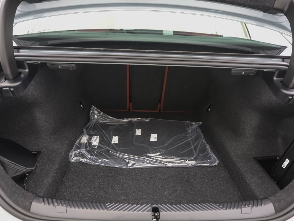 New 2026 BMW 530i xDrive w/ M Sport Package image 25