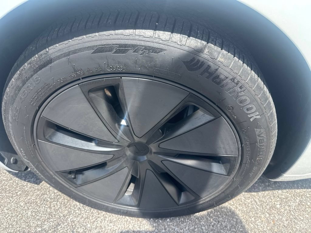 Used 2025 Tesla Model 3 Long Range RWD image 9