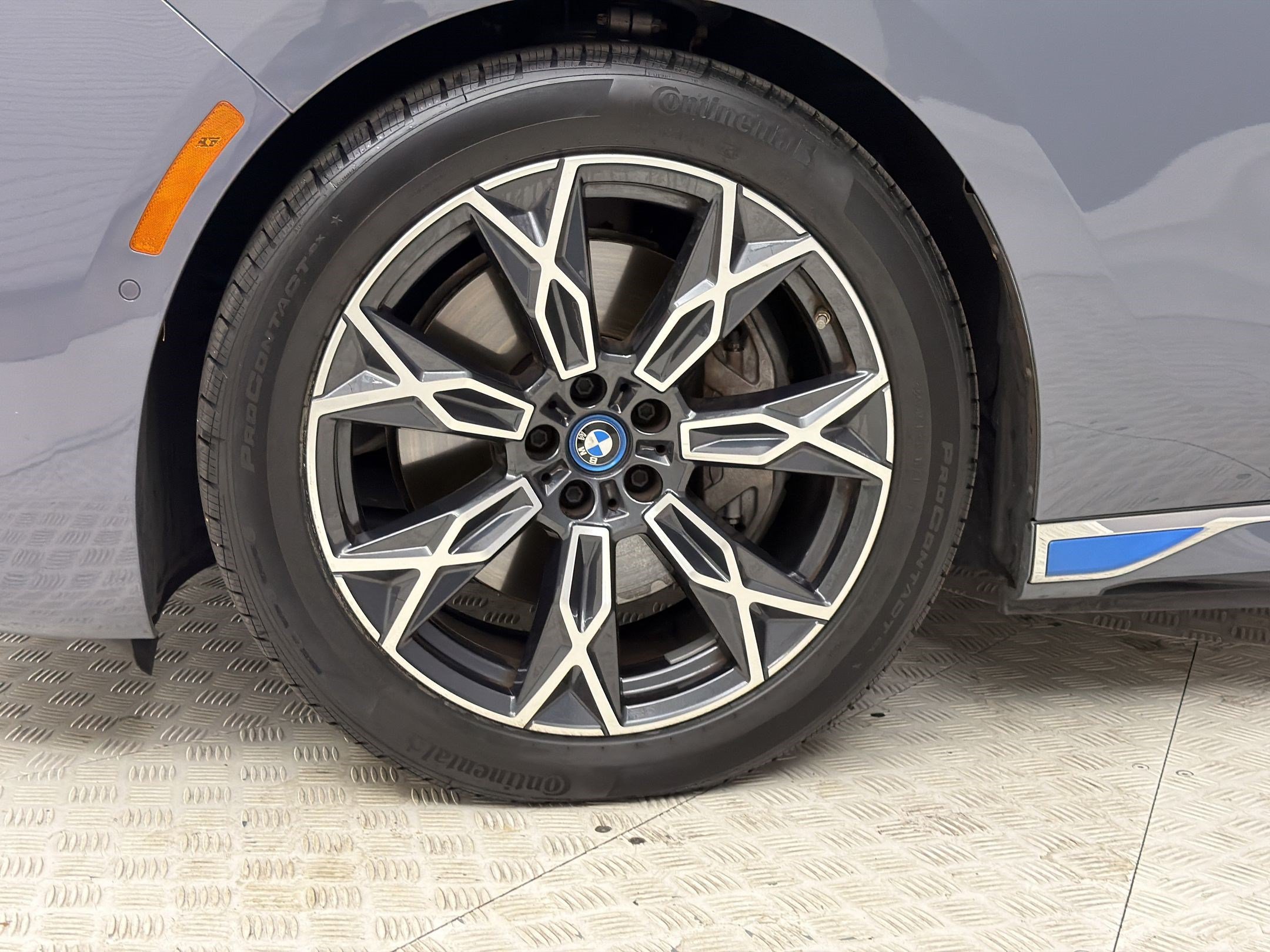 Certified 2023 BMW i7 xDrive60 AWD/4WD image 13