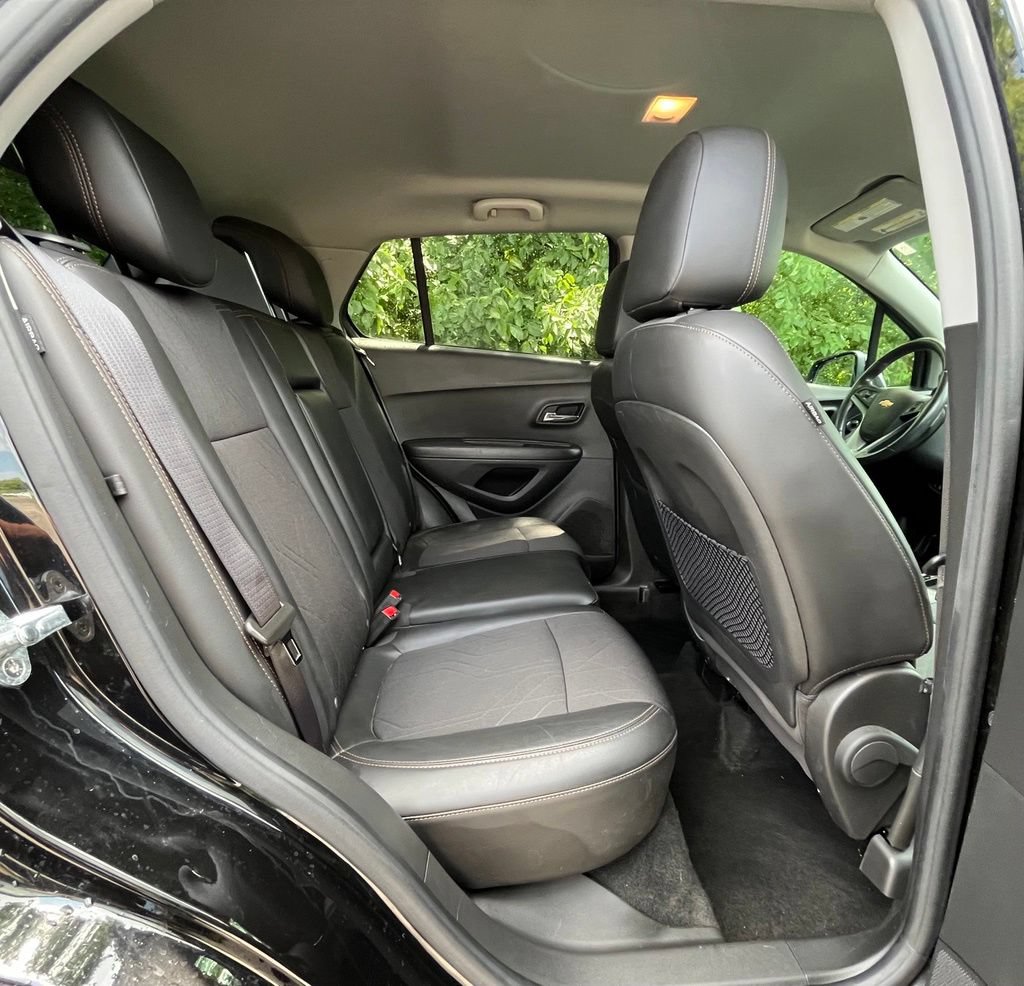 Certified 2020 Chevrolet Trax LT w/ LT Convenience Package FWD image 19
