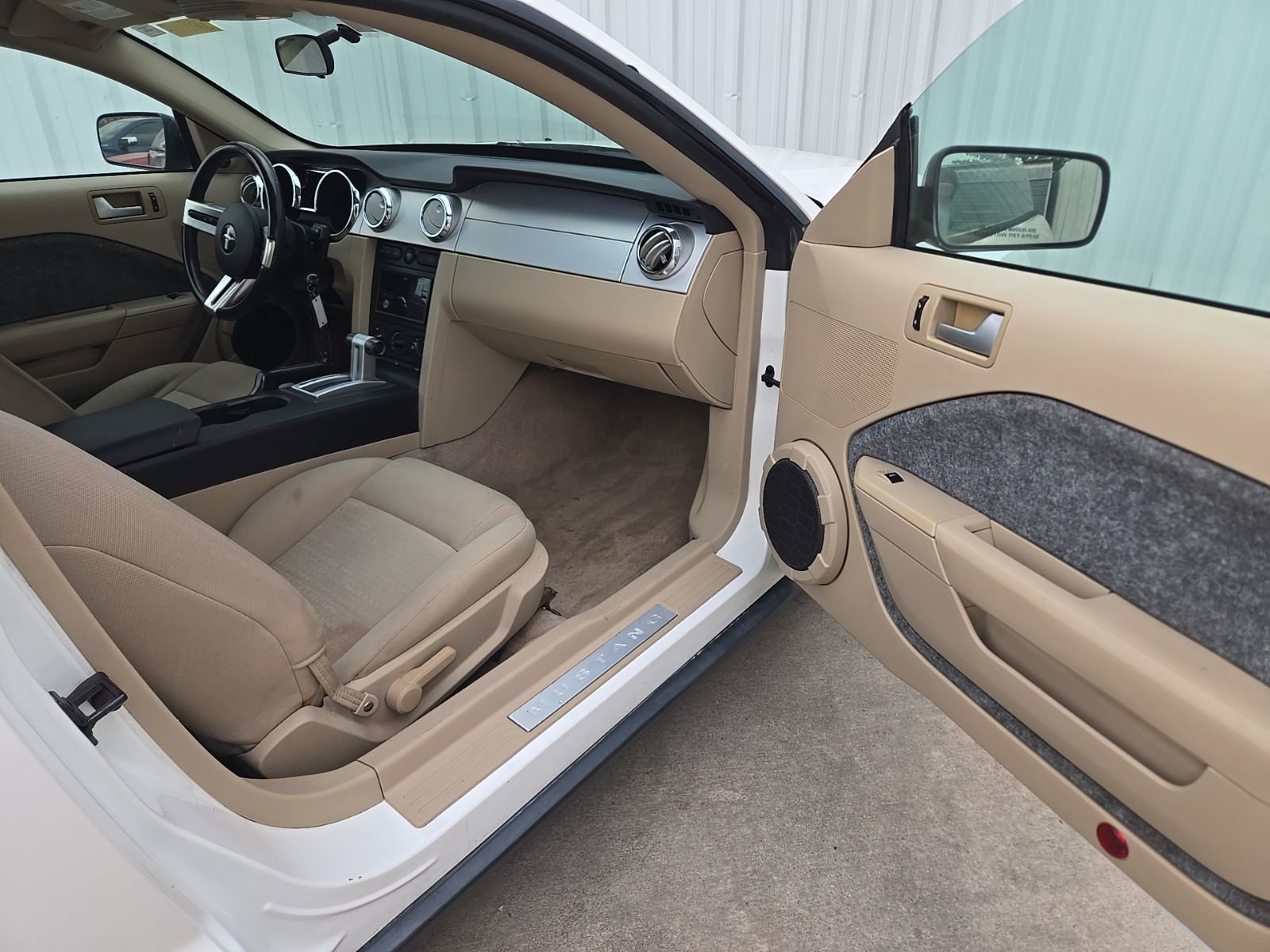 Used 2006 Ford Mustang Coupe RWD image 12