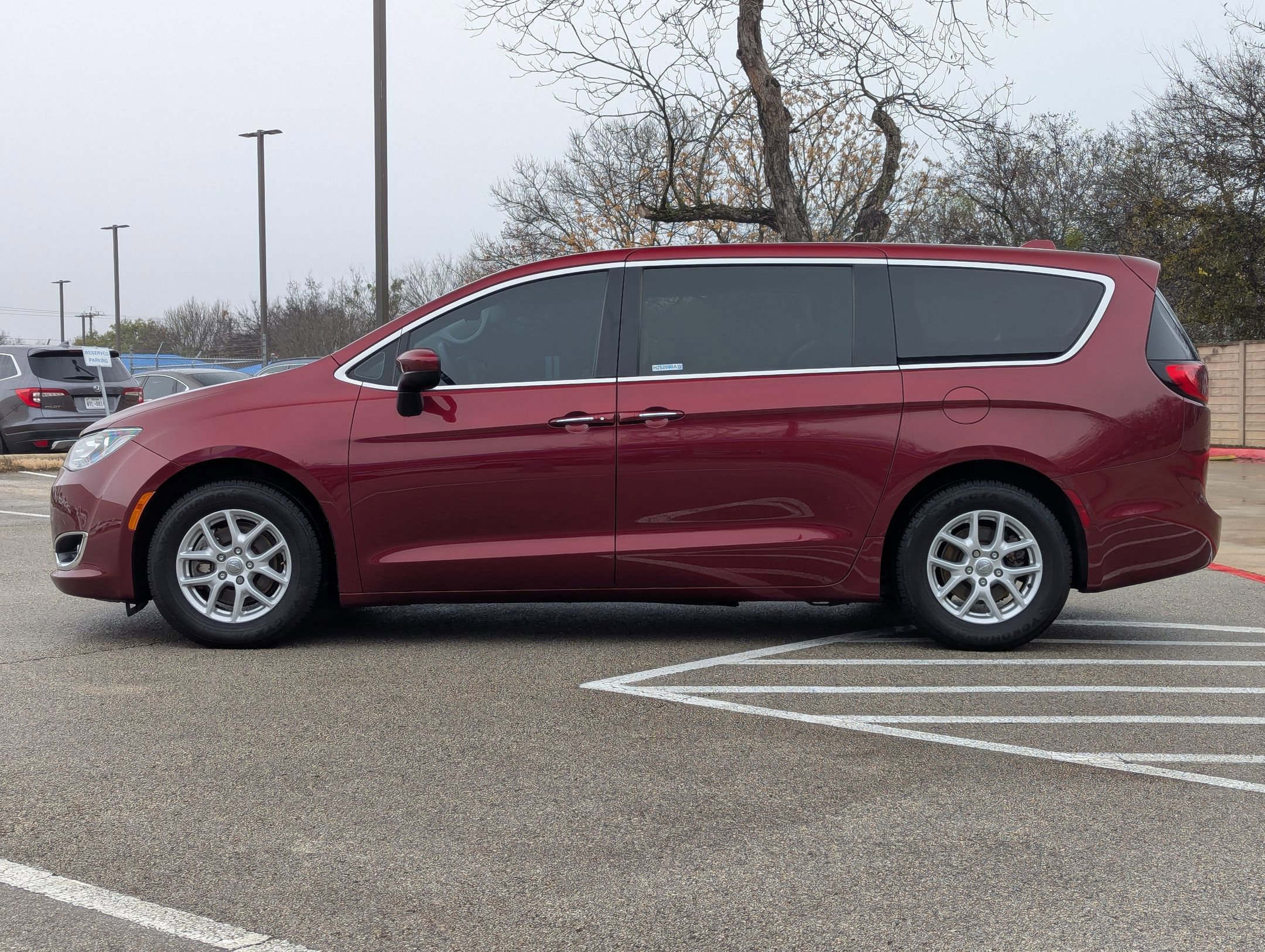 Used 2017 Chrysler Pacifica Touring Plus w/ Security Group image 7
