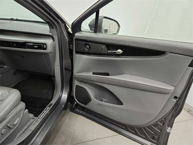 Used 2021 Lincoln Nautilus Reserve image 38