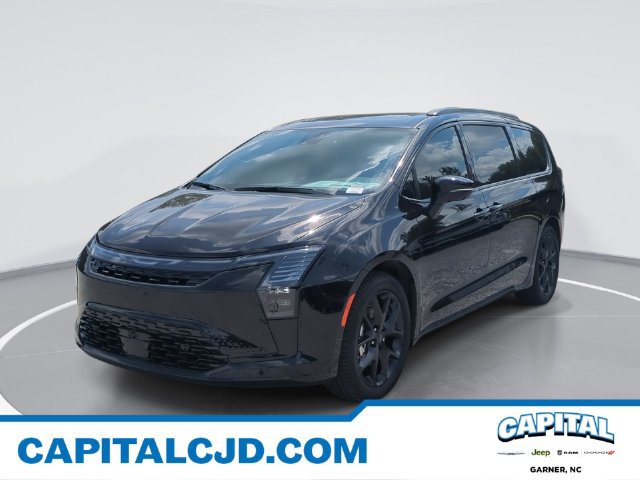 New 2027 Chrysler Pacifica Limited w/ Family Tech Group