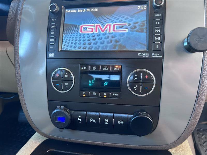 Used 2014 GMC Sierra 2500 SLT w/ SLT Convenience Package AWD/4WD image 30