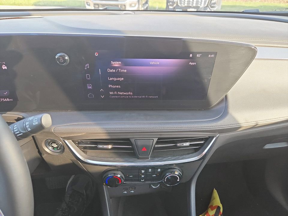 Used 2025 Buick Encore GX Preferred AWD/4WD image 25