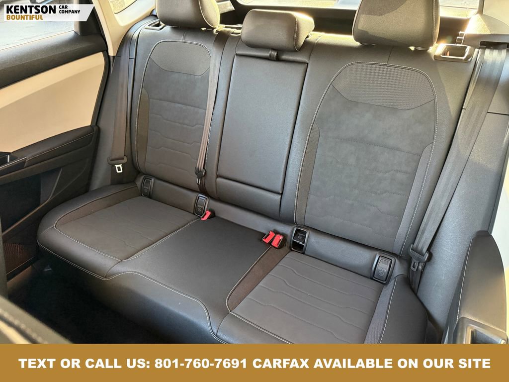 Used 2025 Volkswagen Taos SE image 31