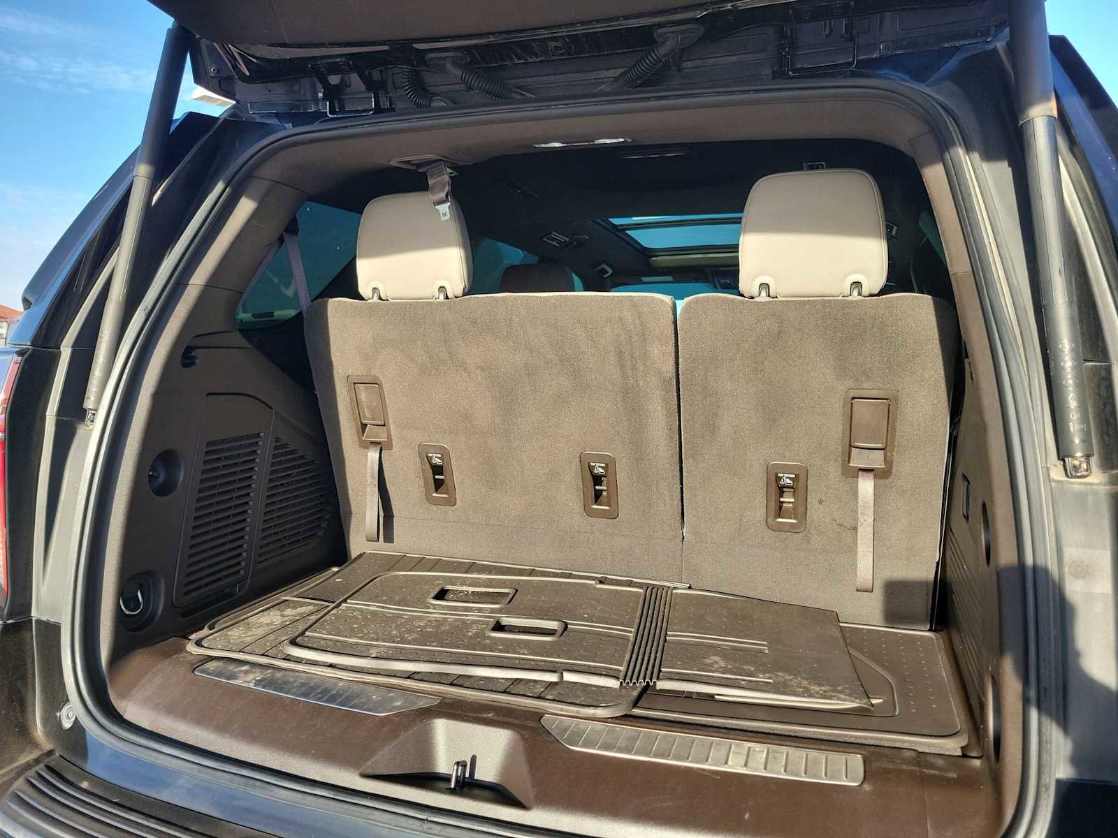 Used 2021 Chevrolet Tahoe Z71 w/ Rear Media and Nav Package image 27