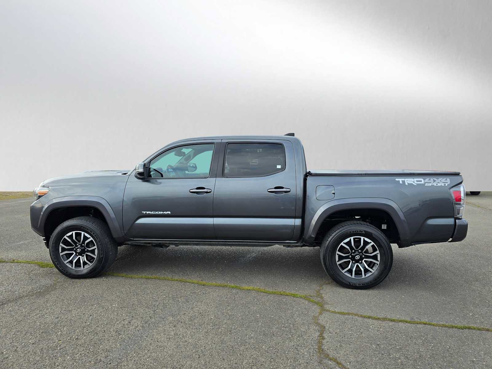 Used 2021 Toyota Tacoma TRD Sport w/ Technology Package image 7