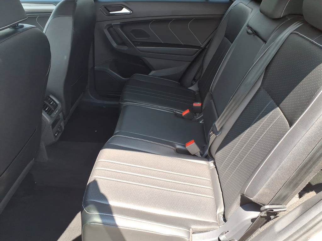 Used 2024 Volkswagen Tiguan Wolfsburg Edition AWD/4WD image 15