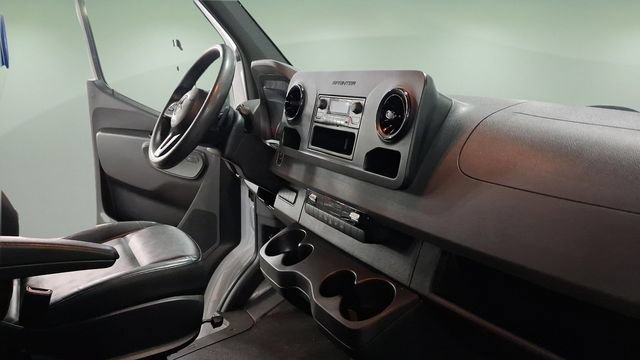 Used 2024 Mercedes-Benz Sprinter 2500 image 17
