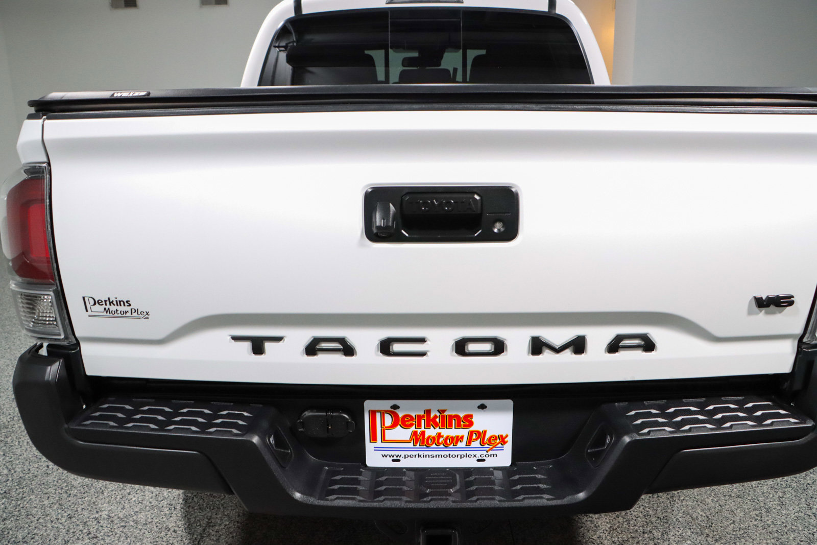 Used 2023 Toyota Tacoma TRD Off-Road image 8