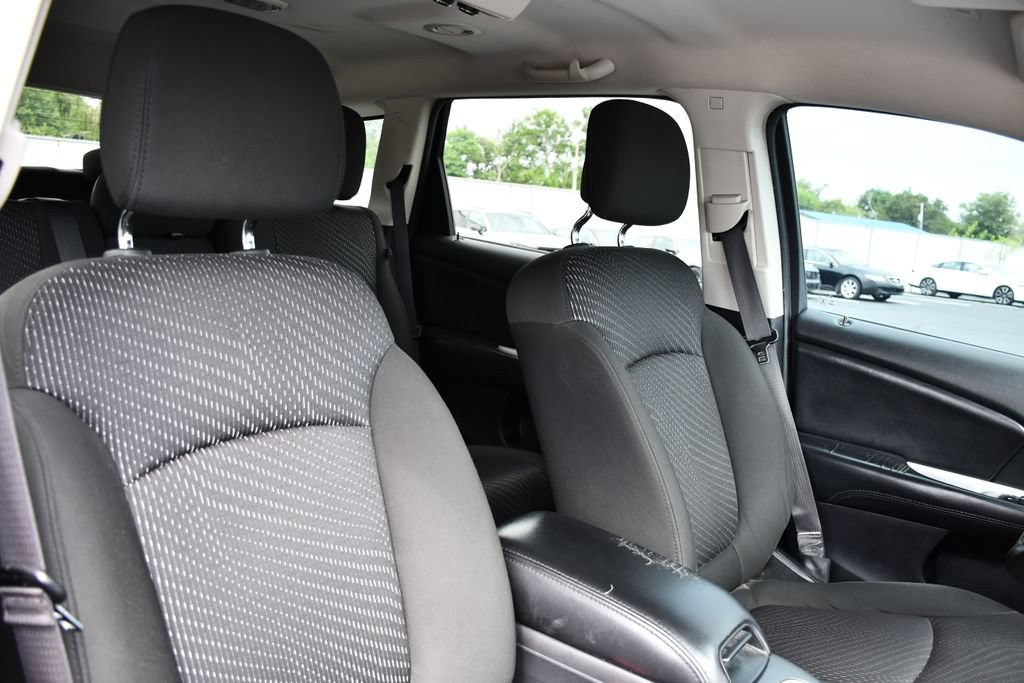 Used 2019 Dodge Journey SE w/ Connectivity Group FWD image 27