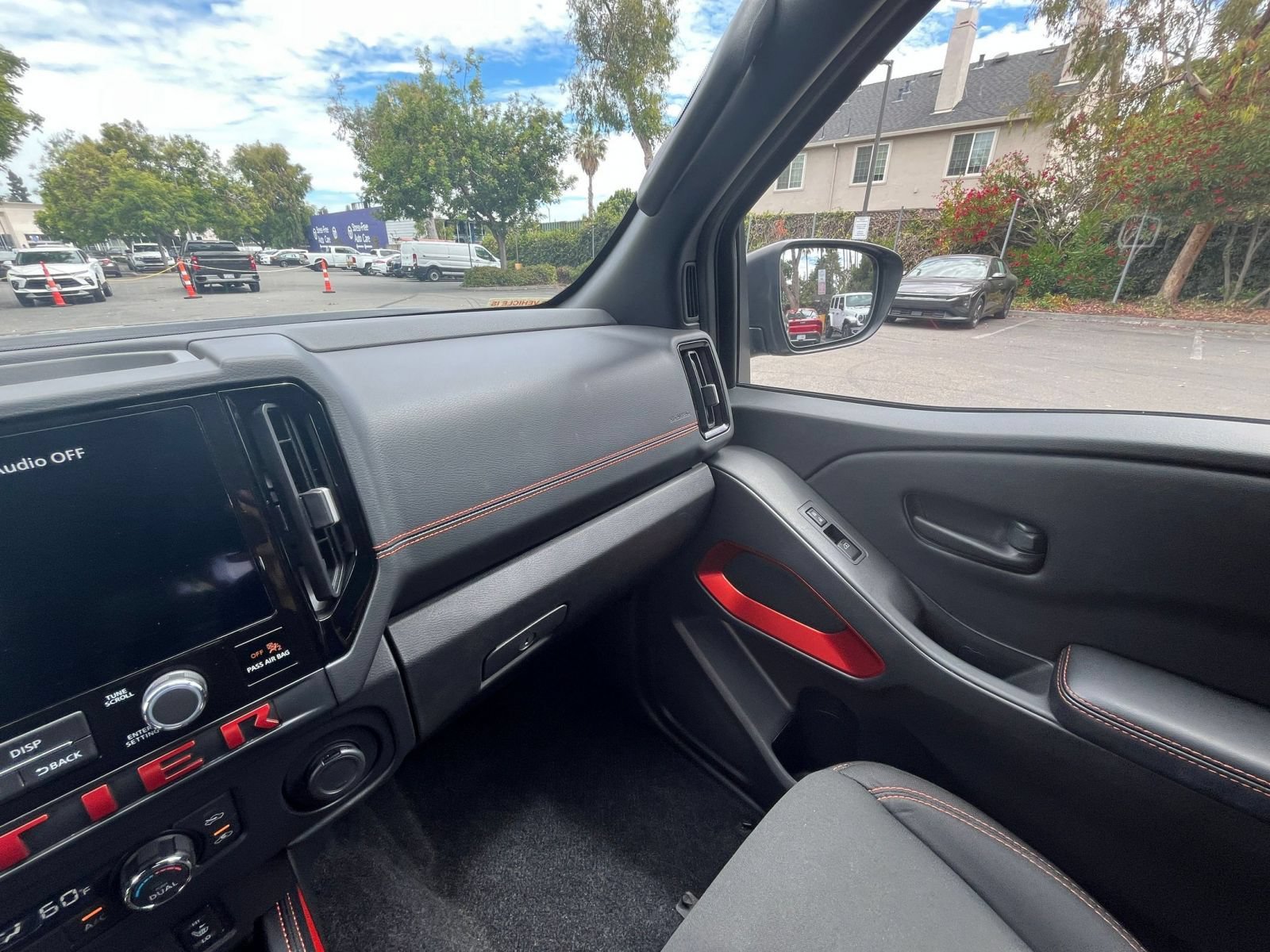 Used 2026 Nissan Frontier PRO-4X AWD/4WD image 35