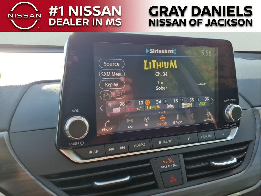 Certified 2025 Nissan Altima 2.5 SV FWD image 17