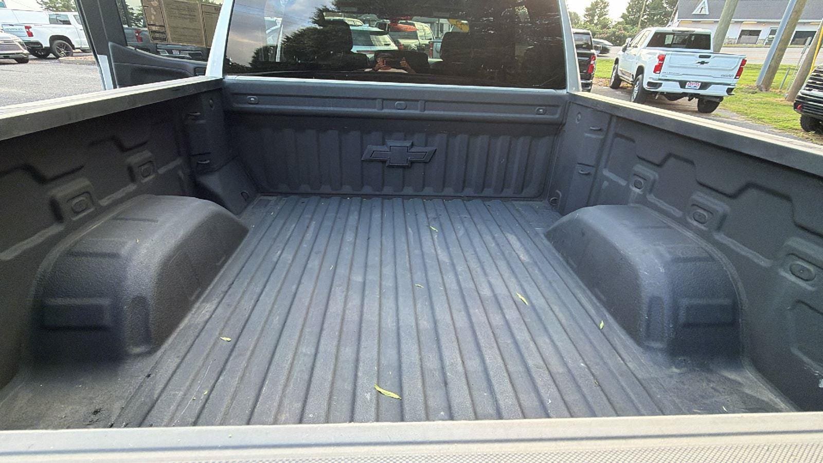 Used 2022 Chevrolet Silverado 1500 RST AWD/4WD image 13