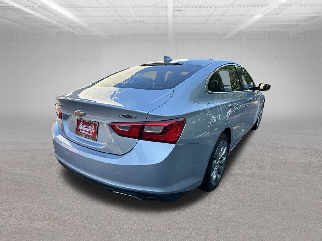 Used 2017 Chevrolet Malibu Premier w/ Premier Sun and Wheel Package FWD image 5