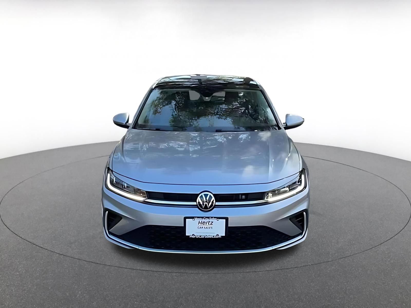 Used 2025 Volkswagen Jetta SE image 4