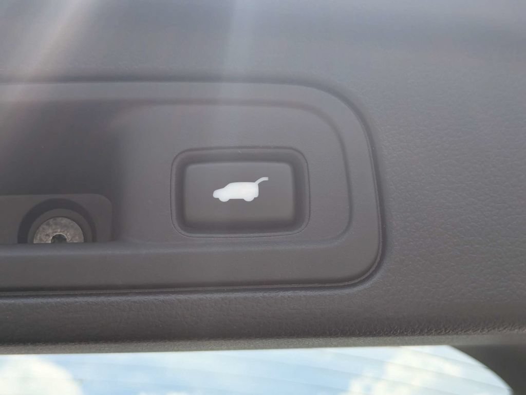 Used 2021 Honda Pilot Touring image 14