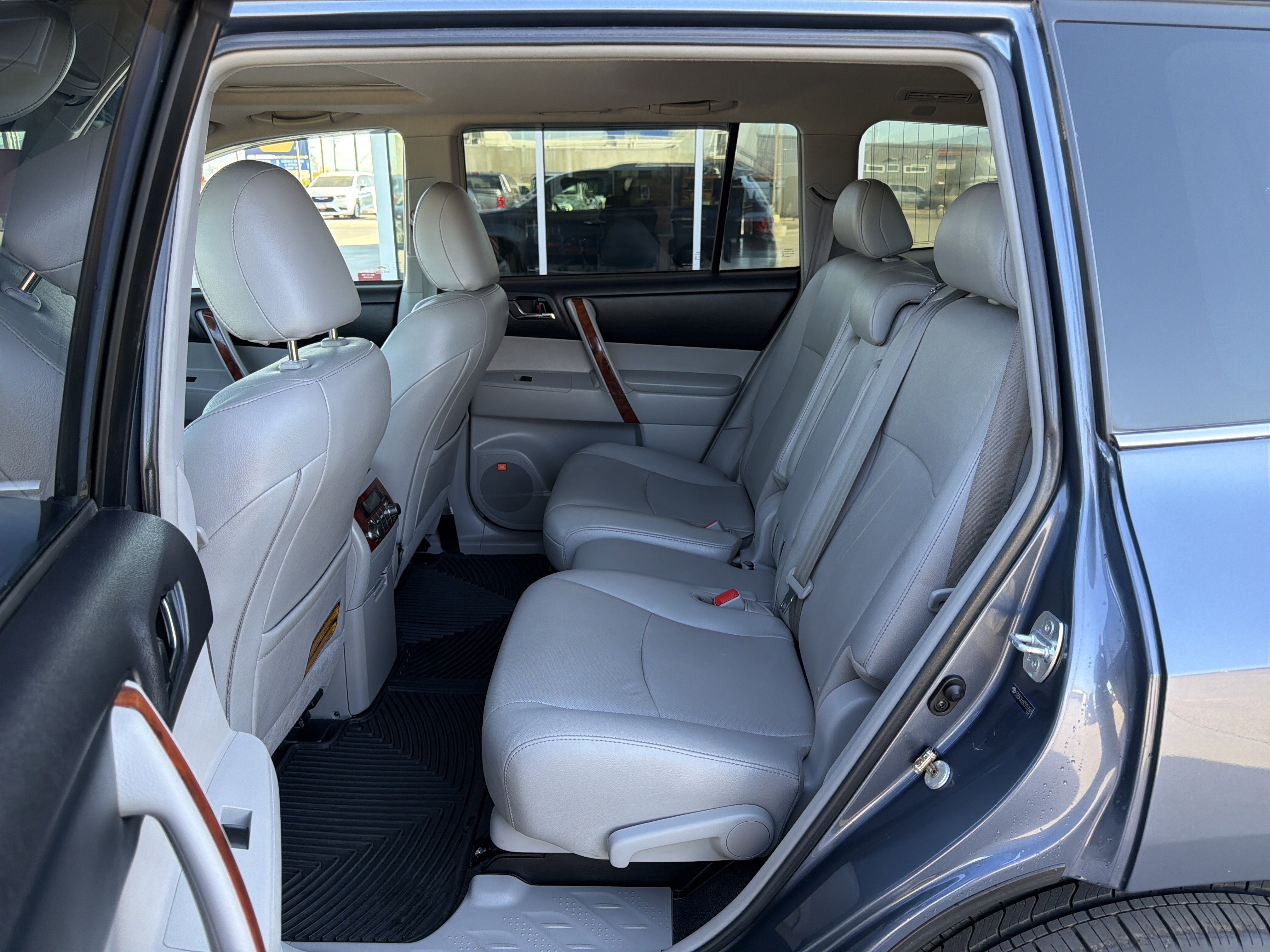 Used 2012 Toyota Highlander Limited image 10