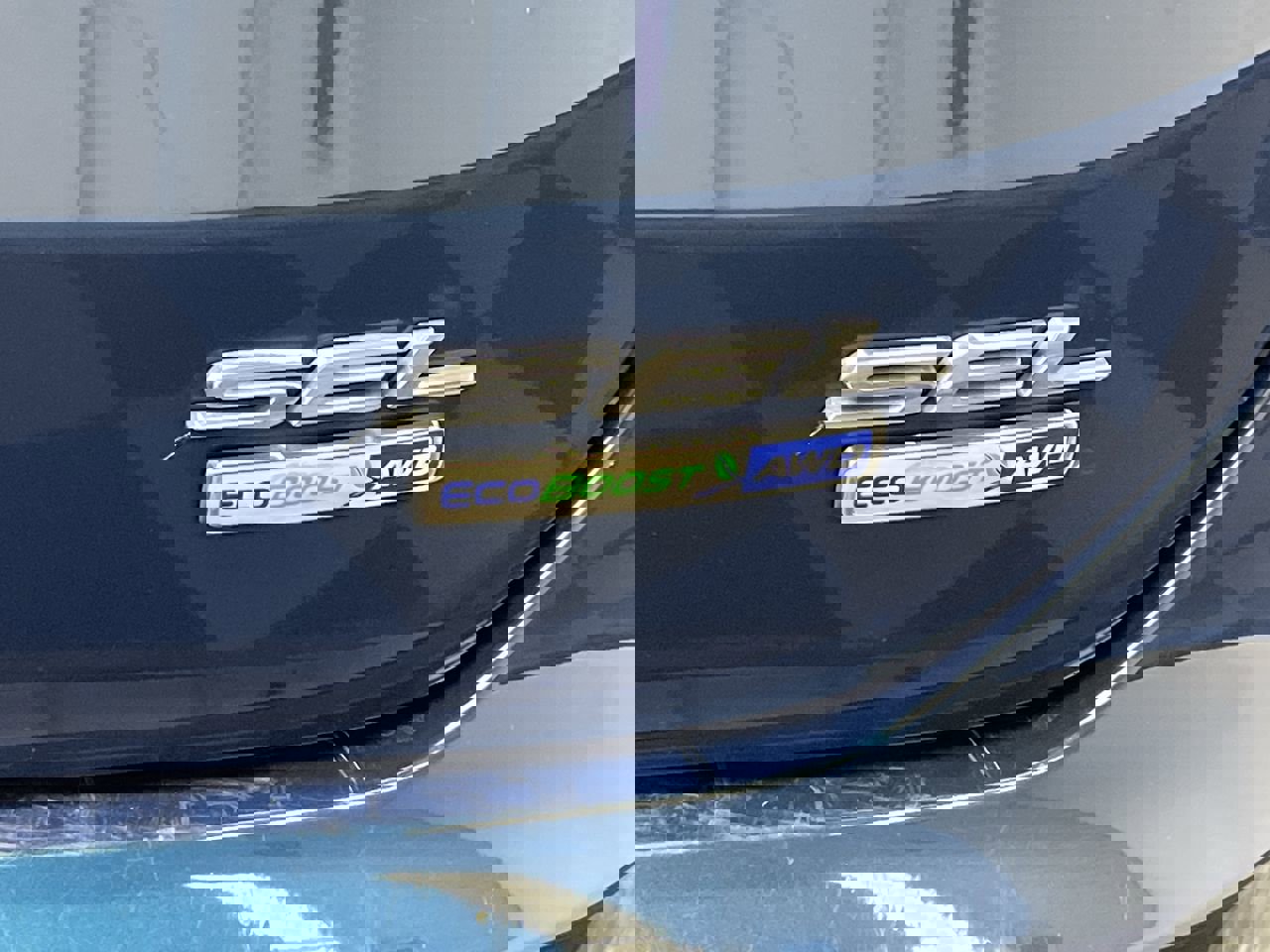 Used 2020 Ford Edge SEL image 31