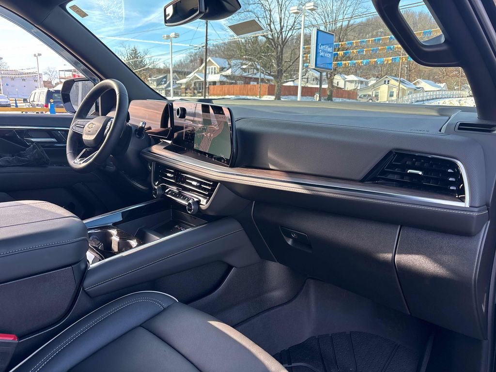 Used 2026 Chevrolet Tahoe Premier image 32