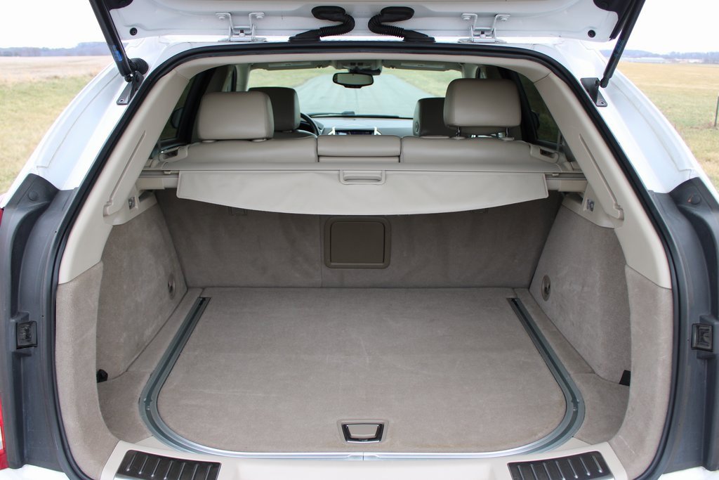 Used 2015 Cadillac SRX Luxury w/ Driver Awareness Package image 38