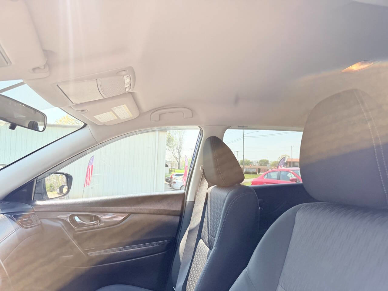 Used 2018 Nissan Rogue SV image 13