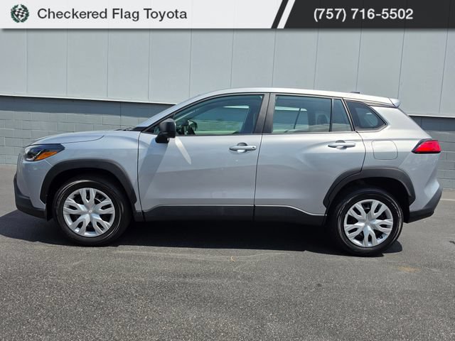 Used 2024 Toyota Corolla Cross L AWD/4WD image 2