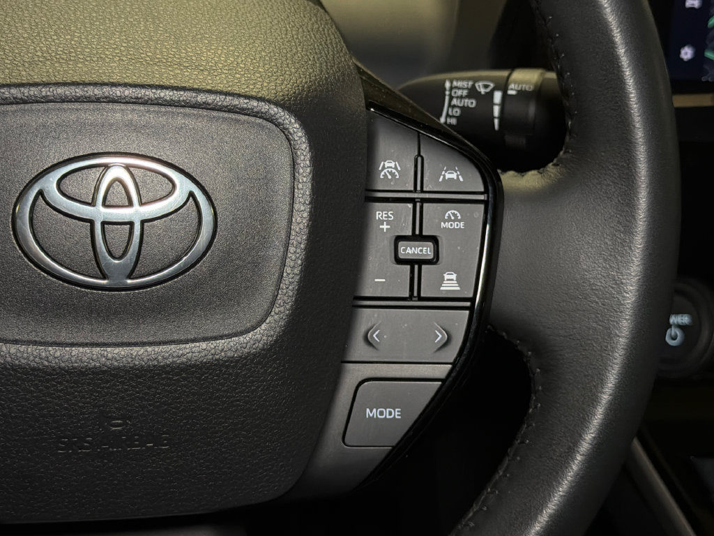Used 2024 Toyota bZ4X FWD image 25