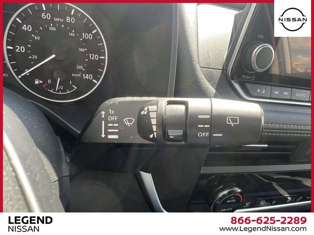 Used 2025 Nissan Rogue SV image 24