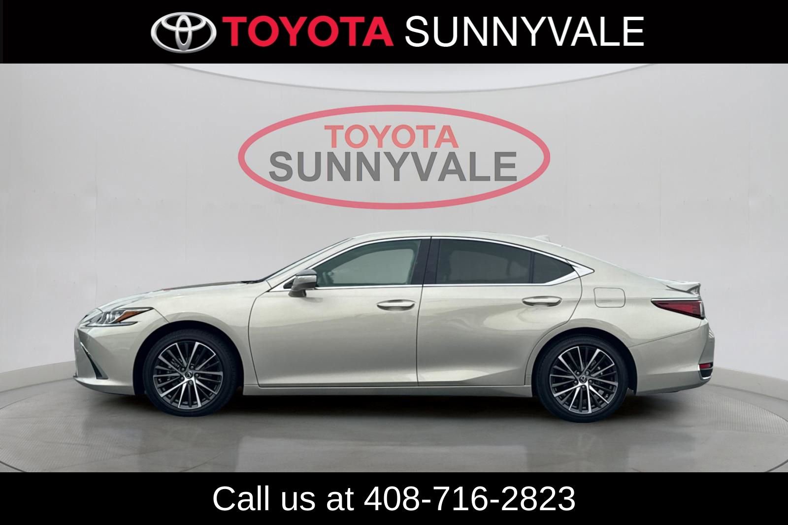 Used 2025 Lexus ES 300h w/ Premium Package image 6