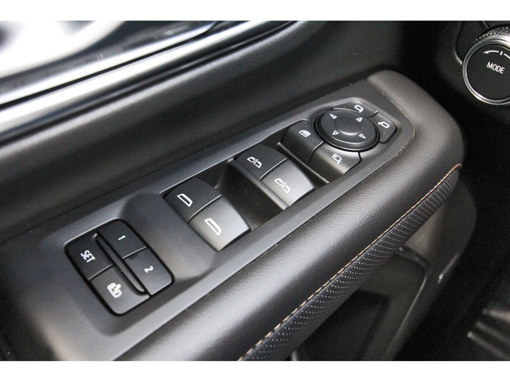 Used 2024 GMC Yukon AT4 w/ AT4 Premium Package AWD/4WD image 22