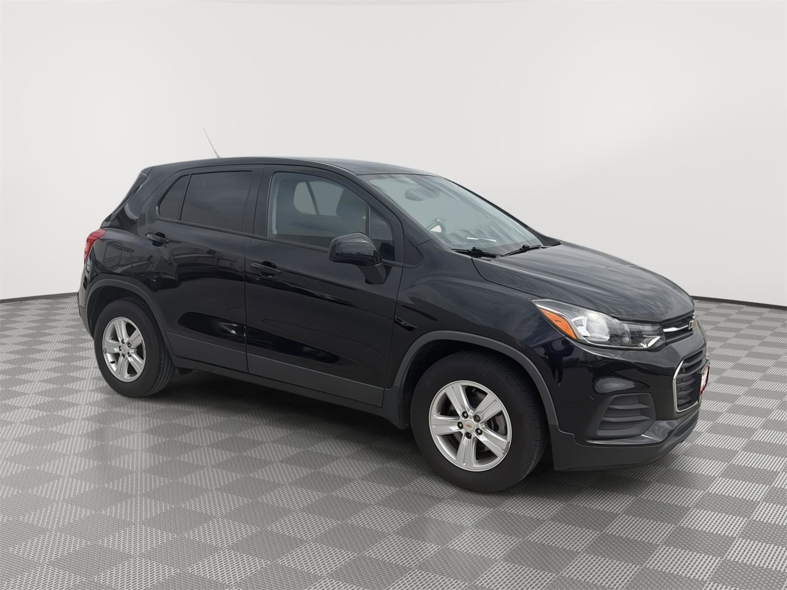 Used 2020 Chevrolet Trax LS w/ Tint and Cruise Package FWD image 1