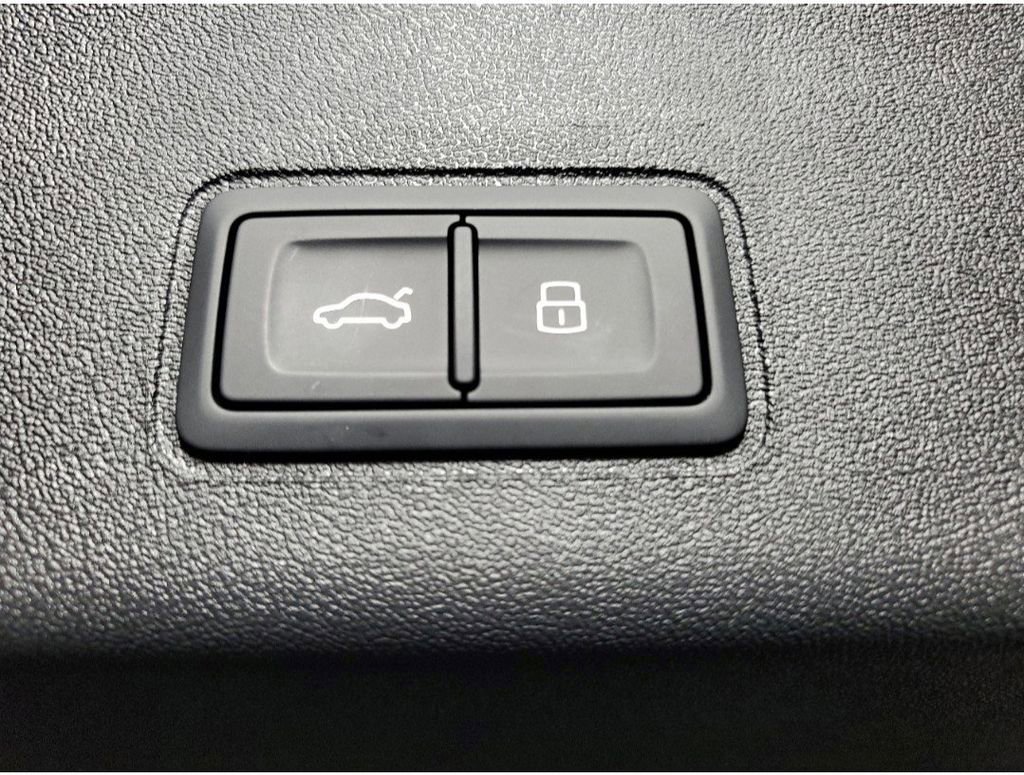 New 2026 Audi Q3 quattro 2.0T AWD/4WD image 10
