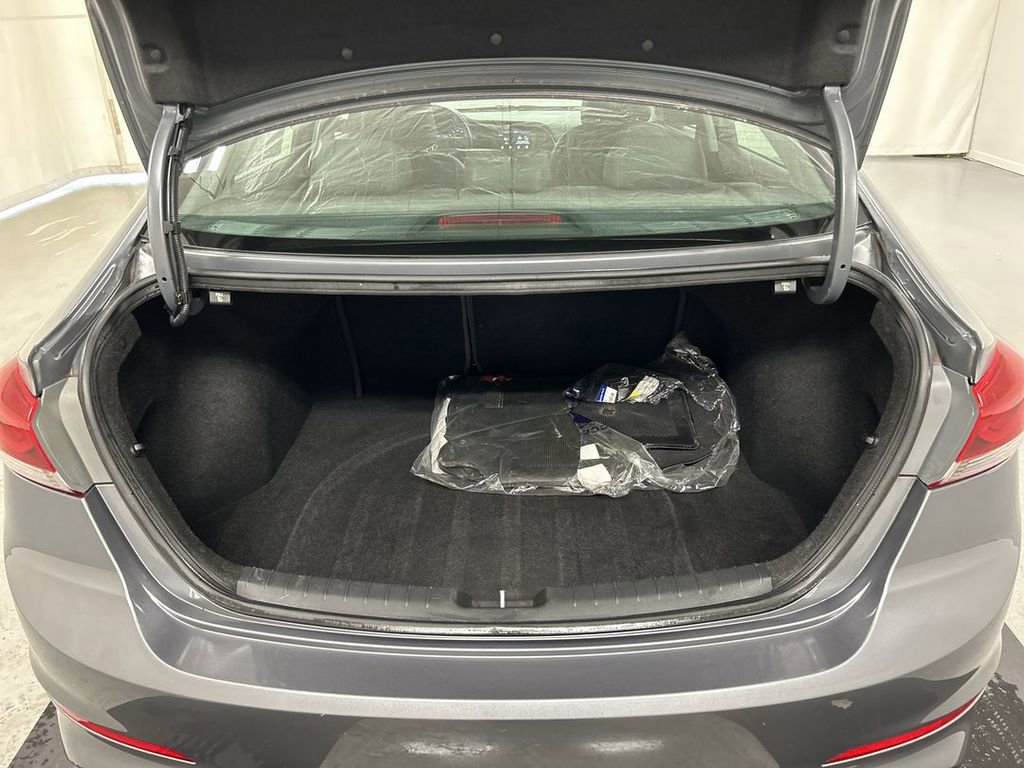Used 2017 Hyundai Elantra Limited FWD image 21