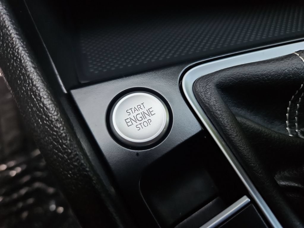 Used 2024 Volkswagen Jetta SE FWD image 19