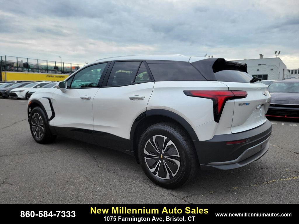 Used 2024 Chevrolet Blazer EV LT image 3
