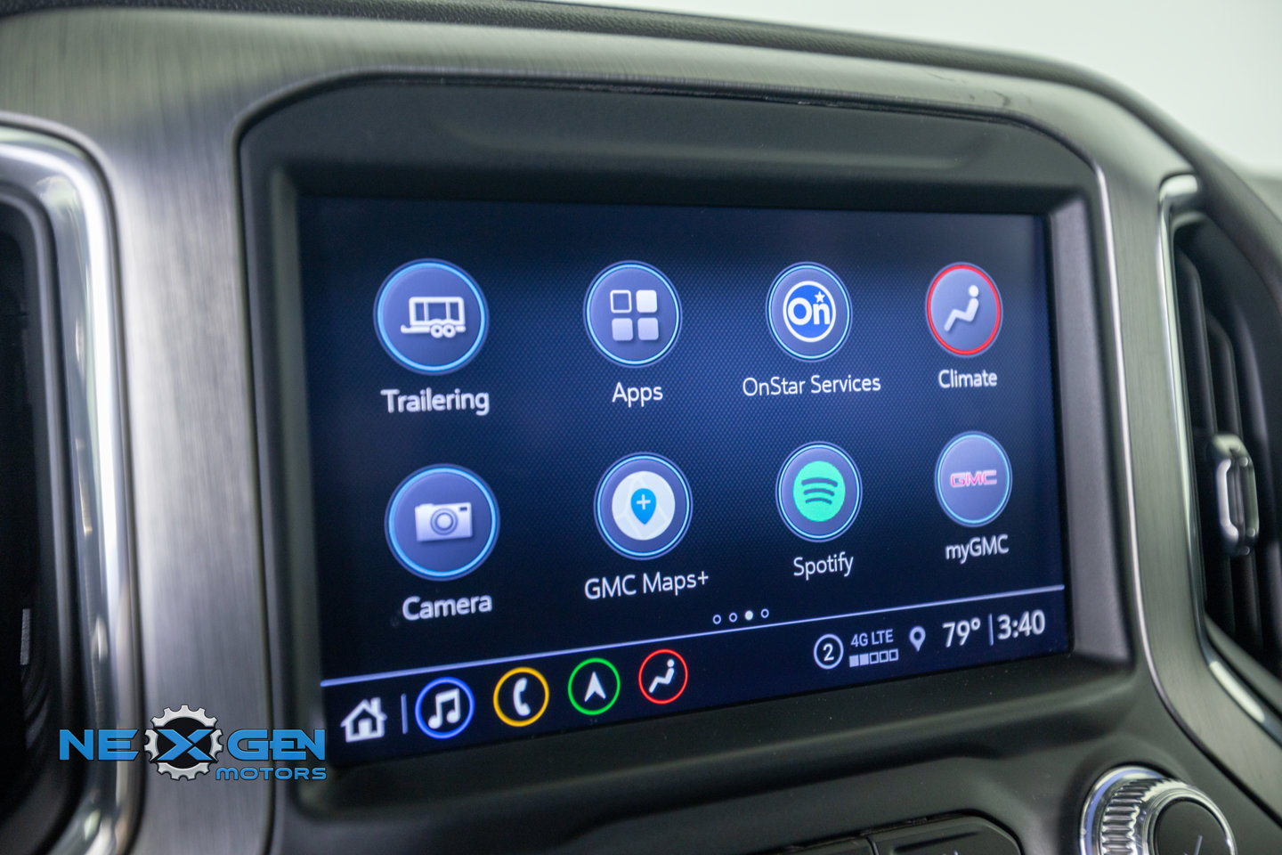 Used 2022 GMC Sierra 3500 Denali w/ Technology Package AWD/4WD image 20
