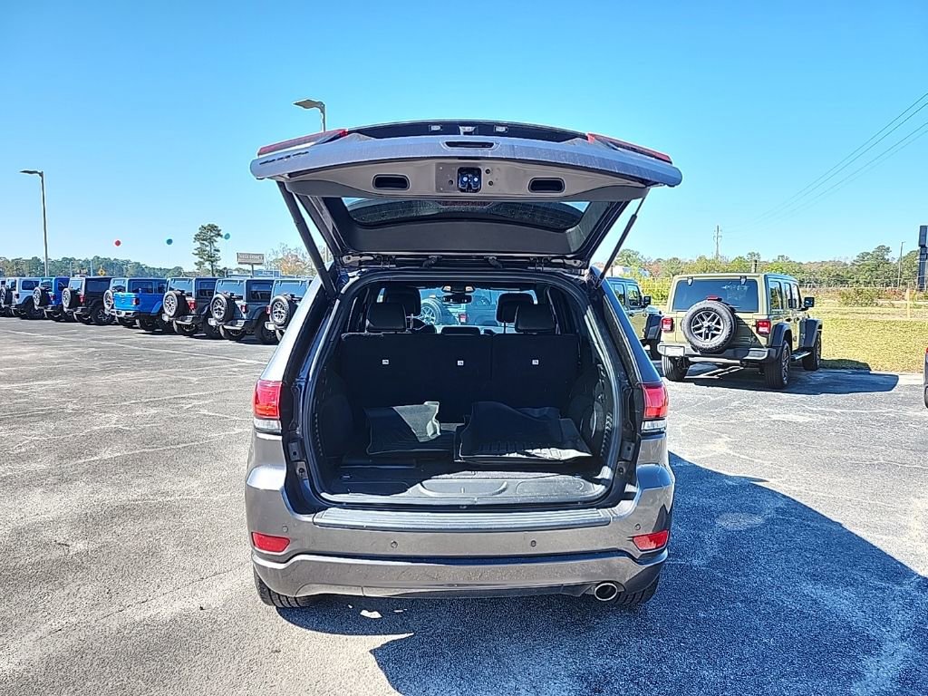 Certified 2020 Jeep Grand Cherokee Altitude AWD/4WD image 18