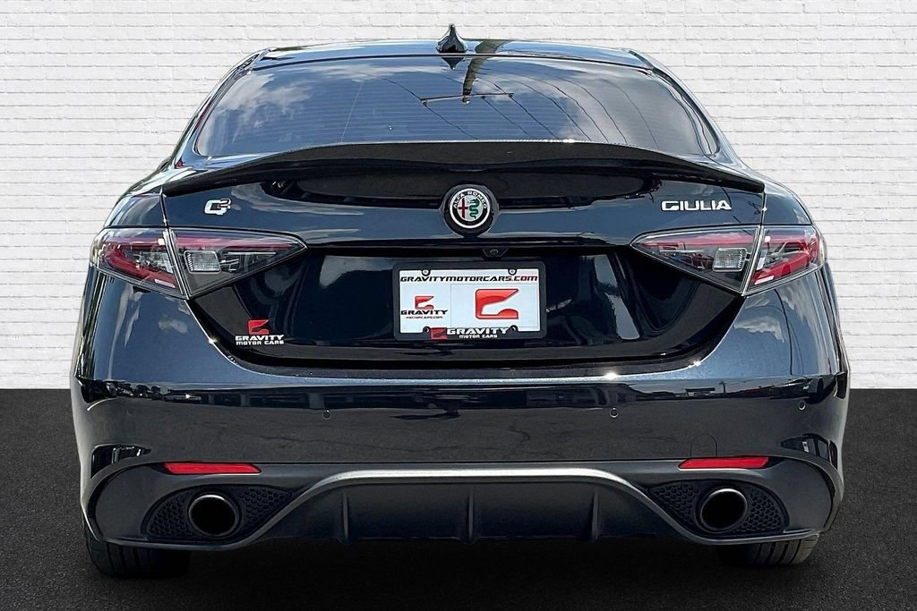 Used 2024 Alfa Romeo Giulia Veloce RWD image 5