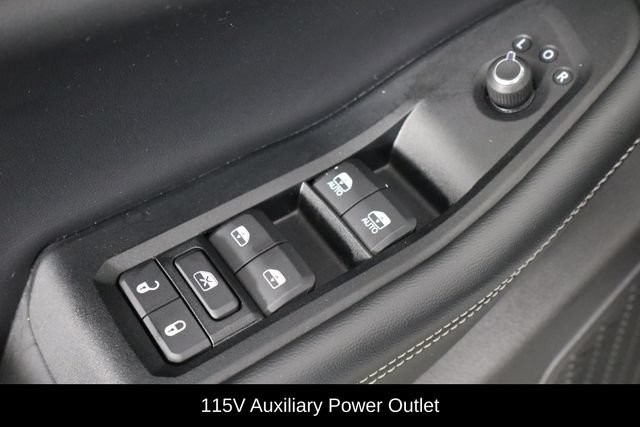 Used 2023 Jeep Grand Cherokee Altitude AWD/4WD image 19